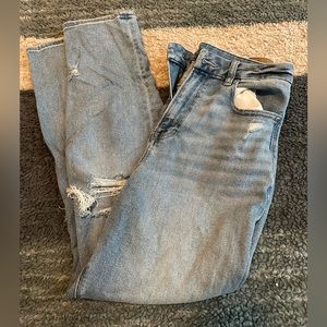 Ripped curvy mom jeans